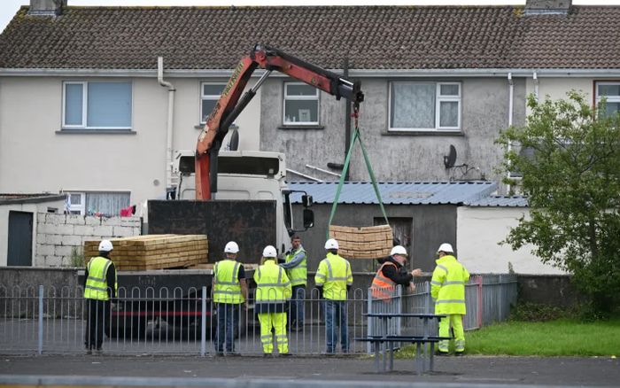 Phát hiện 796 bộ hài cốt trẻ em bên trong bể phốt của một nhà thờ