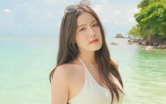 Động thái gây chú ý của bạn gái HIEUTHUHAI về clip 11 giây sau vụ lộ ảnh hẹn hò
