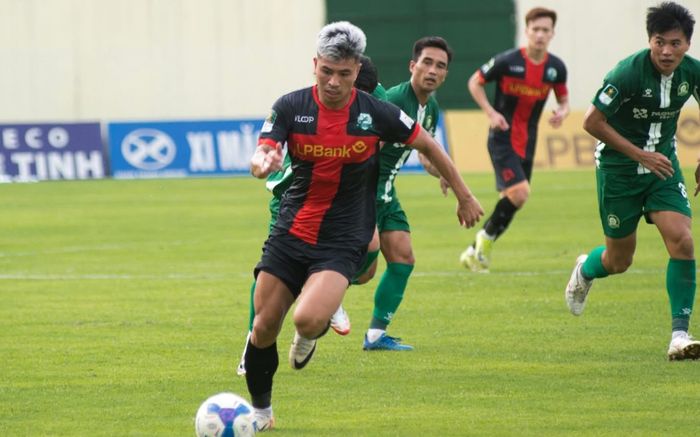 Tiền đạo HAGL lập kỷ lục vô địch