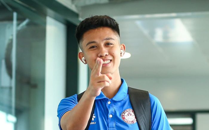 HAGL chiêu mộ tiền vệ Việt Nam từng sang Tây Ban Nha