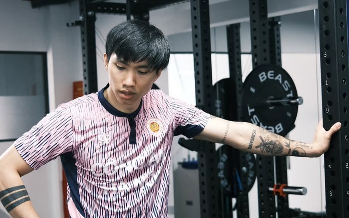 Trọng Hoàng động viên Đoàn Văn Hậu