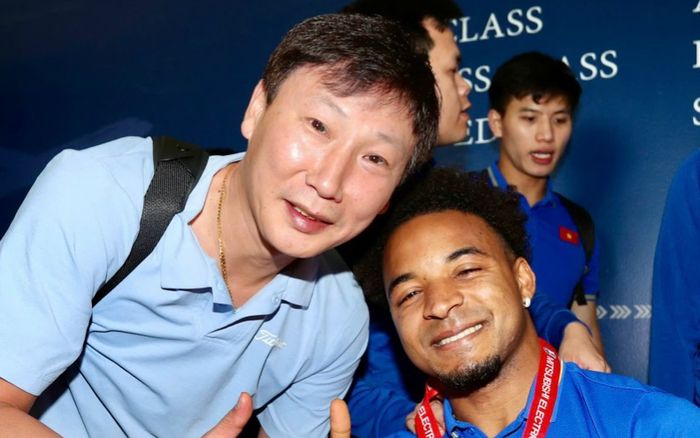 Tình cảnh đảo ngược với HLV Kim Sang Sik