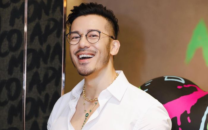 Nam ca sĩ nổi tiếng chạy taxi kiếm thêm tiền: 'Không phải lúc nào cũng có show diễn'