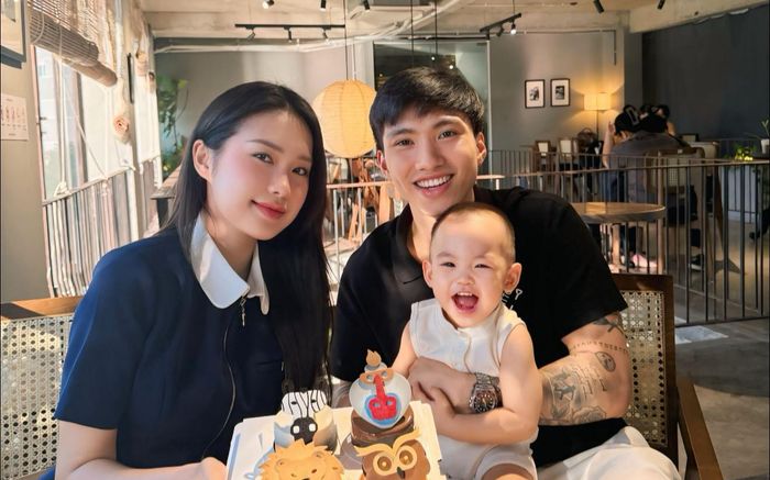Bà xã Đoàn Văn Hậu lộ gương mặt sưng vù nhan sắc khác lạ