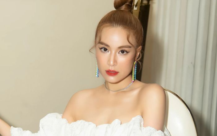 Trớ trêu cho Hoàng Thùy Linh