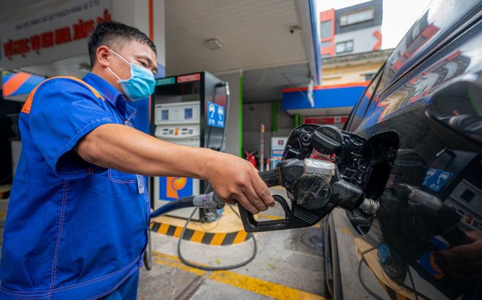 Giá xăng dầu hôm nay 20/6: Tăng chưa có dấu hiệu dừng