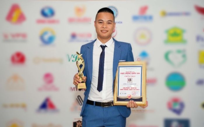 'Gia đình Hải Sen' bị bắt vì bán hàng giả: Danh hiệu từng được trao giờ ra sao?