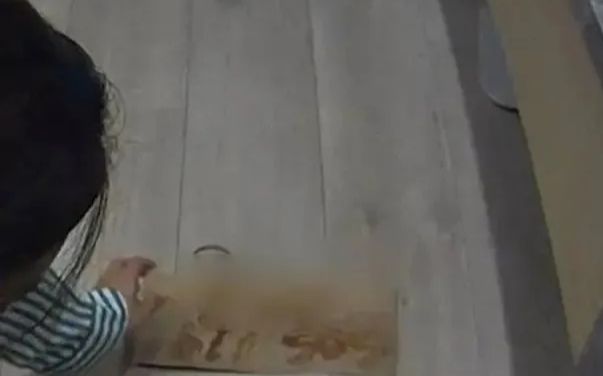 Bị nhốt trong bếp suốt 2 ngày, cô gái được cứu nhờ ý tưởng không ai ngờ đến