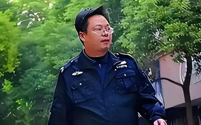 Bi kịch của thủ khoa Thanh Hoa trở thành bảo vệ, sống chật vật với mức lương 6,6 triệu/tháng