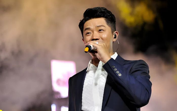 Nam ca sĩ bị cấm sóng, toàn bộ show diễn bị hủy đến hết năm