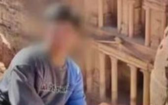 Thanh niên trộm ví của người khác để đi du lịch vòng quanh thế giới