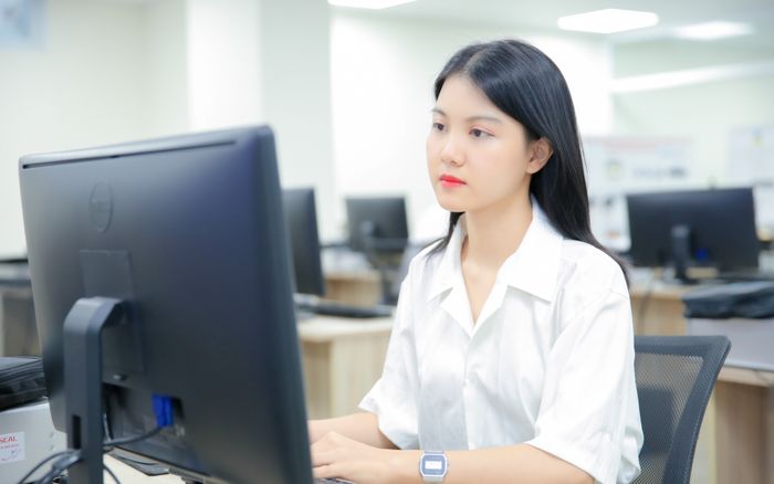Chiến lược đào tạo thực tế khiến ngành Logistics tại HUTECH hút giới trẻ chọn học