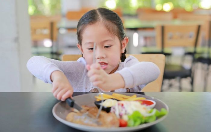 Không cần sữa đắt tiền, trẻ vẫn phát triển chiều cao nhờ bữa sáng đủ dinh dưỡng