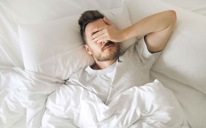 Ngủ đủ 8 tiếng nhưng buổi sáng thức dậy vẫn mệt, căn nguyên do đâu?