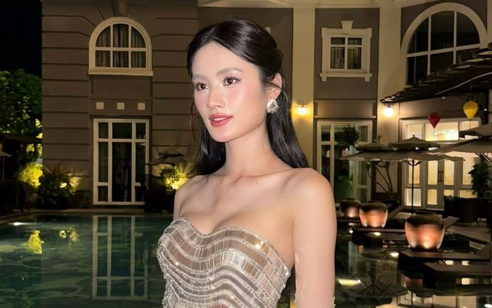 Clip Ý Nhi và bạn trai thân mật khi đi du lịch gây sốt cõi mạng