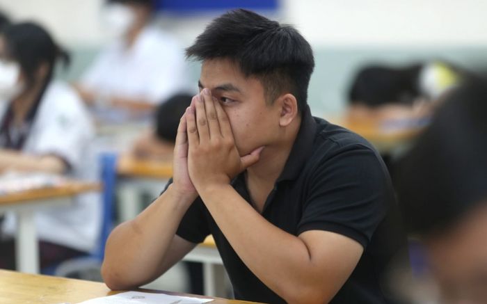 Sát giờ G, điểm chuẩn lớp 10 TP.HCM sẽ 'nhích' bao nhiêu?