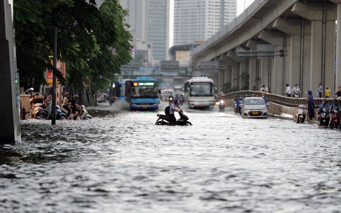 Cảnh báo mưa to ở nhiều nơi do áp thấp nhiệt đới trên Biển Đông