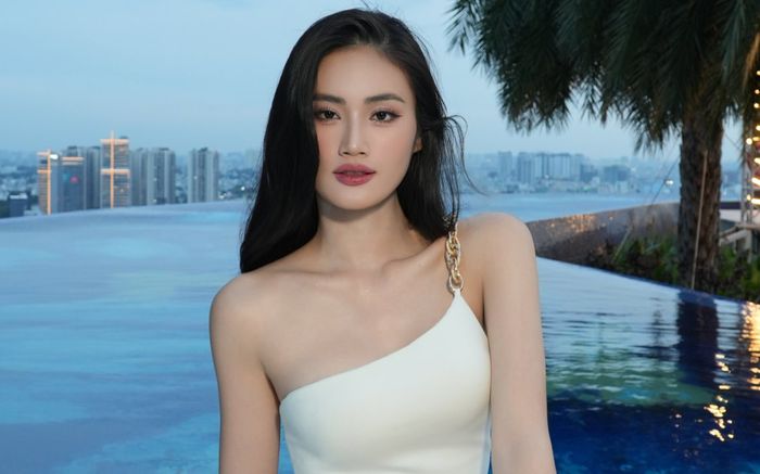 Lộ hành động vỏn vẹn 5 giây, bạn trai Ý Nhi vướng tranh cãi dữ dội