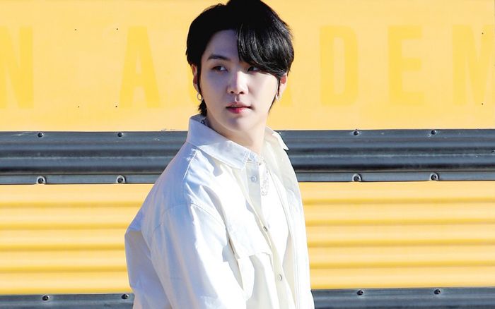 Suga (BTS) bị yêu cầu cấm sóng sau khi xuất ngũ