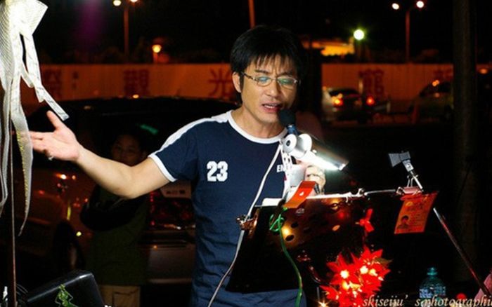 Bi kịch nam danh ca qua đời một mình trong phòng trọ, không có người thân làm đám tang