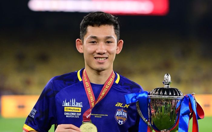 Nghịch cảnh của tiền vệ Hai Long