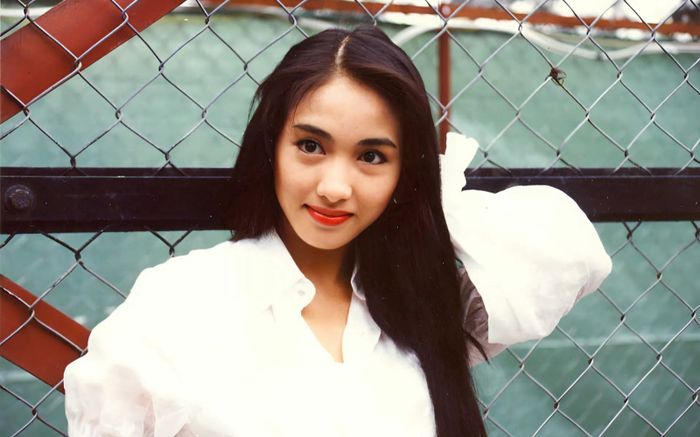 Nữ diễn viên từng bị đuổi ra khỏi nhà giờ nắm giữ tài sản 6600 tỷ