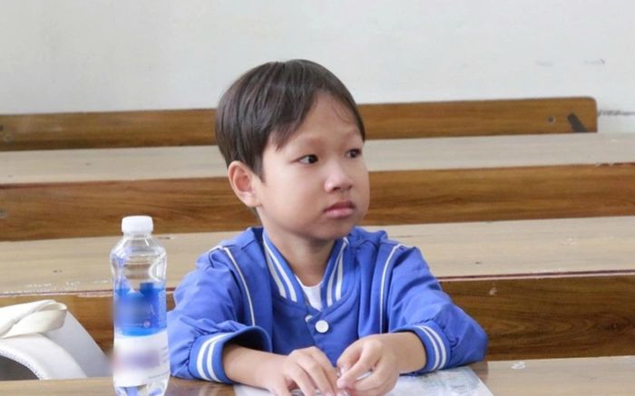 Thí sinh 'tiểu học' gây chú ý trong Kỳ thi tốt nghiệp THPT 2025