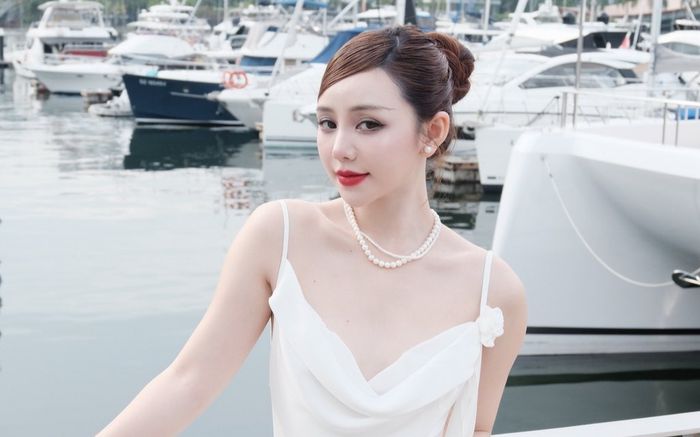 Quỳnh Kool đẹp bốc lửa, netizen liền thấy điều lạ