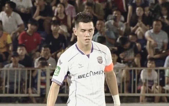 Tiến Linh quá kém