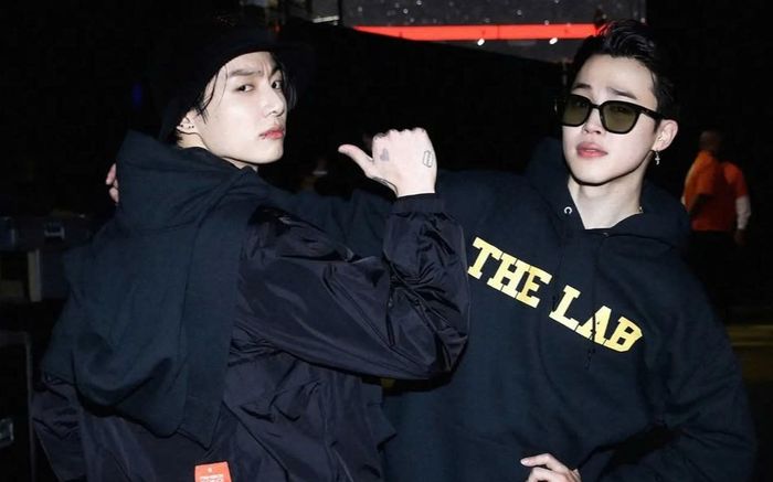 Tiếp viên hàng không bị chỉ trích vì lộ thông tin Jimin và Jungkook (BTS) đến Việt Nam