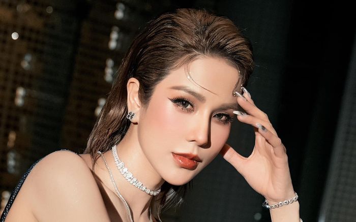 Diệp Lâm Anh gặp sự cố thót tim