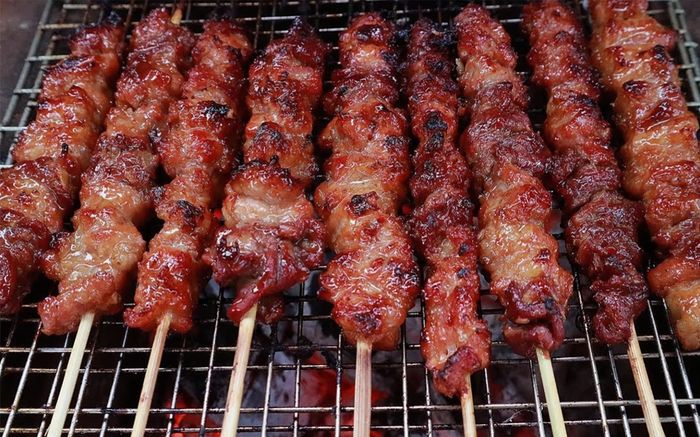 Giáo viên tổ chức nướng thịt trong lớp, 5 học sinh nhập viện