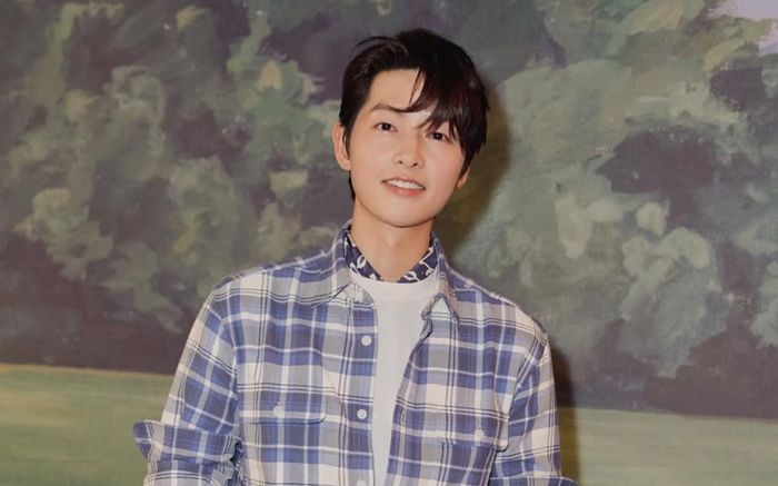 Xôn xao tin Song Joong Ki 'xa mặt cách lòng' với đồng nghiệp sau khi lấy vợ Tây
