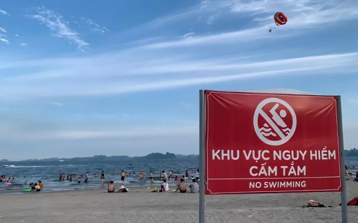 Bé trai 8 tuổi mất tích khi tắm biển cùng gia đình ở Hạ Long