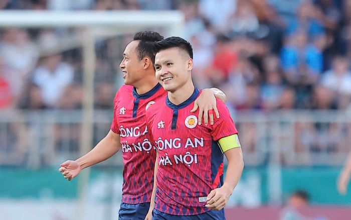 Quang Hải rực sáng