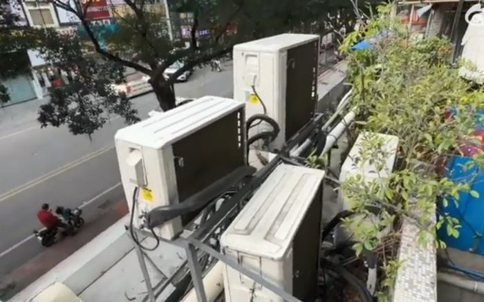 Trở về nhà sau một năm đi làm xa, người phụ nữ 'khóc không ra tiếng' vì cảnh tượng trên sân thượng