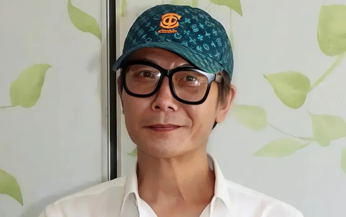 Nam diễn viên đình đám một thời bất ngờ cạo đầu, livestream bán hàng để kiếm sống