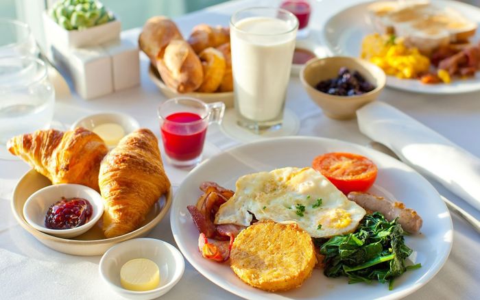 Bữa sáng là nút khởi động năng lượng cho cả ngày, nên ăn thế nào cho đúng?