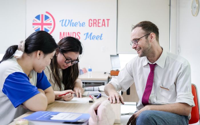 Giảng viên quốc tế: Nâng tầm chất lượng của chương trình Gloucestershire Vietnam