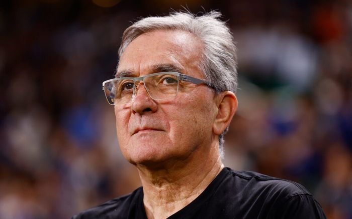 HLV tuyển Trung Quốc đòi thắng cả Brazil lẫn Indonesia