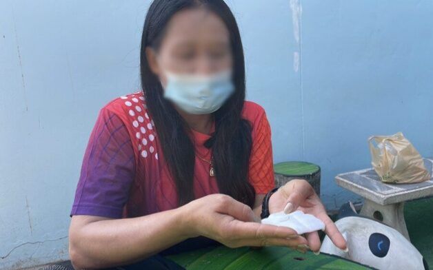 Tưởng hóc xương sau khi ăn cá, nữ y tá 'tái mặt' khi nhìn thấy thứ được lấy ra từ miệng