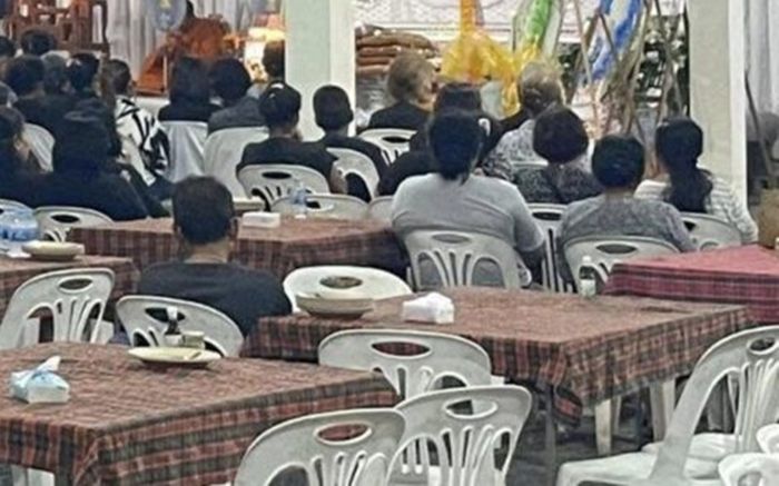 Bà cụ 'qua đời' bất ngờ sống dậy giữa đám tang khiến gia đình hỗn loạn