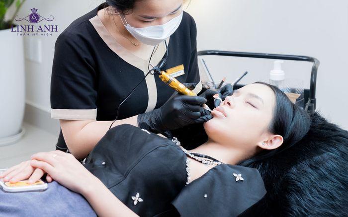 Phun Môi Tại Thẩm Mỹ Viện Linh Anh - Giải pháp cho đôi môi tươi tắn, căng bóng