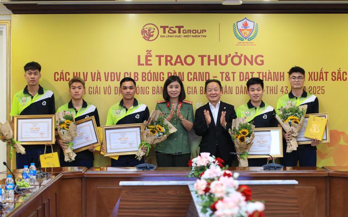 T&T Group trao thưởng hơn 1,2 tỷ đồng cho CLB Bóng bàn CAND - T&T sau Giải vô địch bóng bàn quốc gia 2025