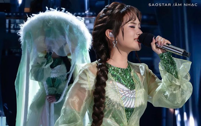 'Toan tính' của Phương Mỹ Chi