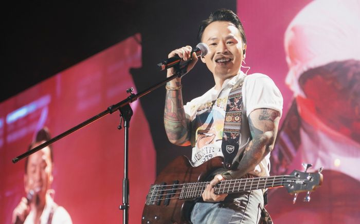 Rapper Binz bị chỉ trích thiếu tôn trọng khán giả