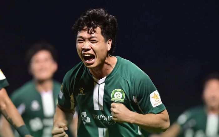 'Đám trẻ' của bầu Đức có thể khiến Công Phượng ôm hận