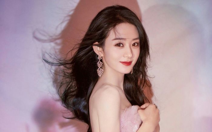 Triệu Lệ Dĩnh khoe 'gia tài' khủng sau gần 10 năm debut