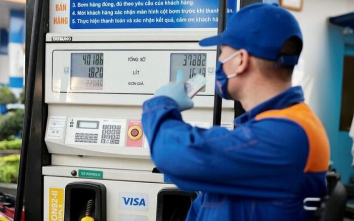 Giá xăng dầu hôm nay 9/6: Tiếp tục tăng mạnh