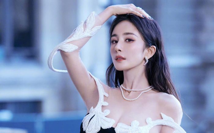 Diện mạo gây bàn tán của Dương Mịch